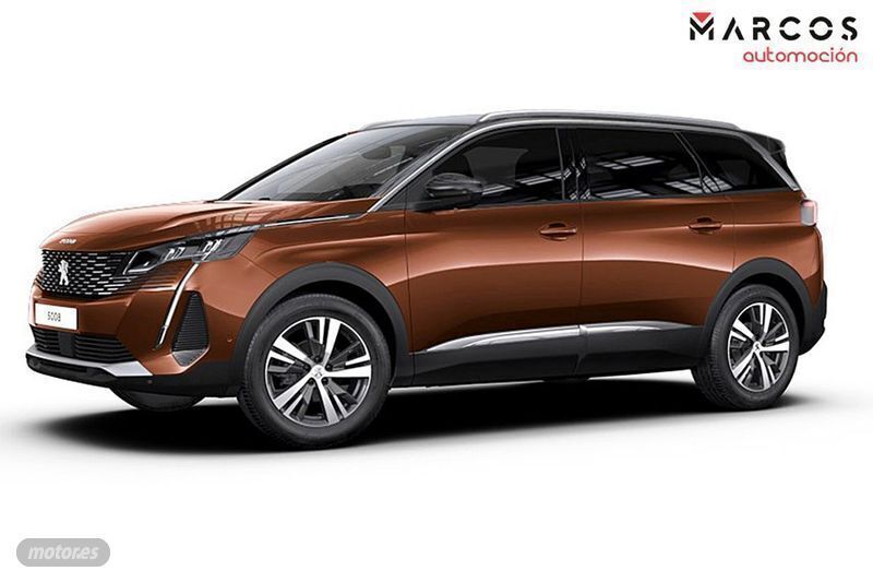 Usado Peugeot 5008 Allure 2023 Bronce Monovolumen