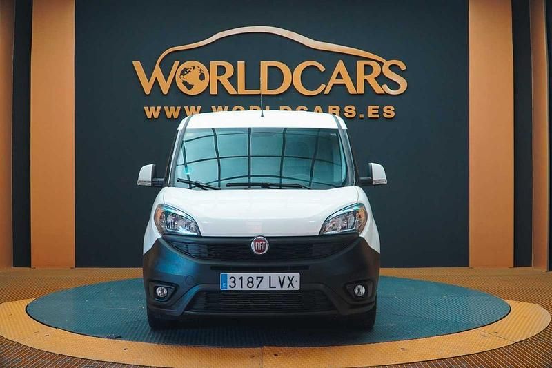 Usado Fiat Doblò 90 CV (66 kW) 2022 Blanco Monovolumen