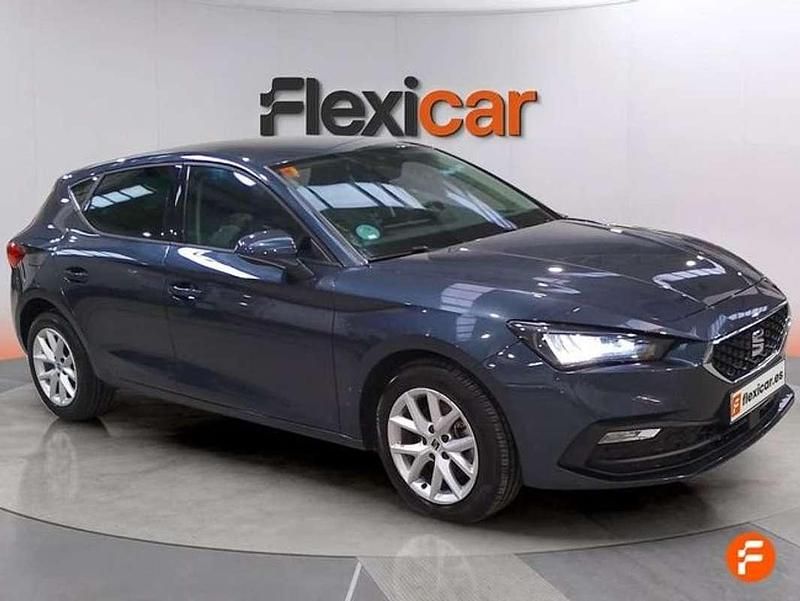 Usado Seat Leon Style 116 CV (85 kW) 2021 Gris Utilitario
