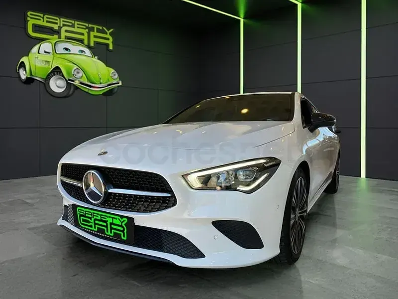 Usado Mercedes CLA250e Shooting Brake 224 CV (164 kW) 2020 Blanco Familiar