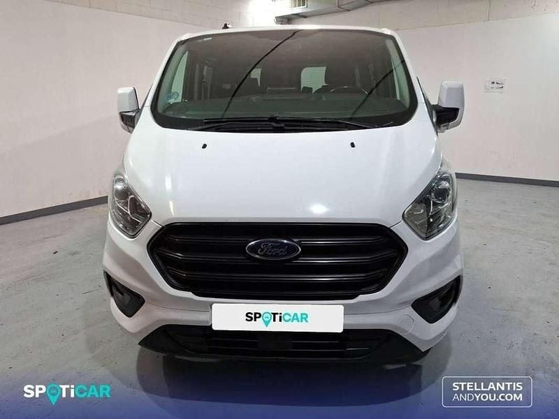 Usado Ford Tourneo Trend 137 CV (100 kW) 2023 Blanco Monovolumen