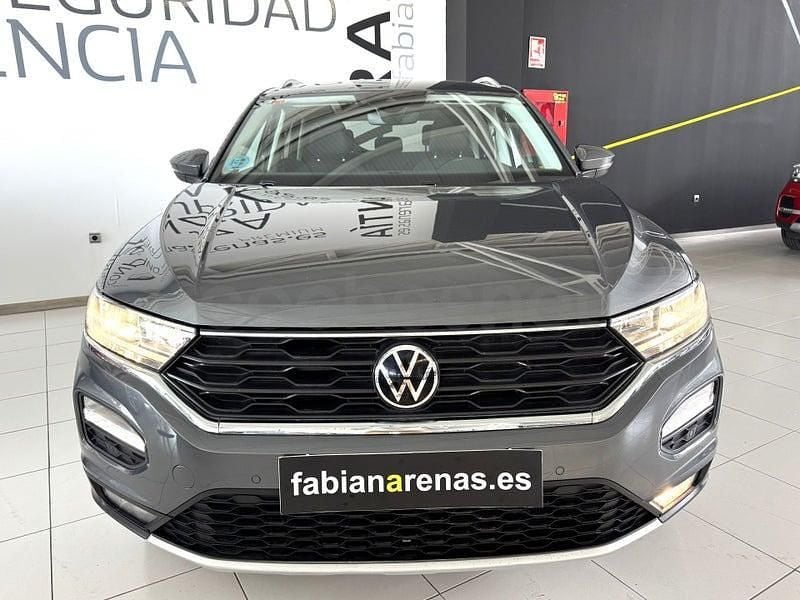 Usado VW T-Roc Advance 115 CV (84 kW) 2021 Gris / plata SUV