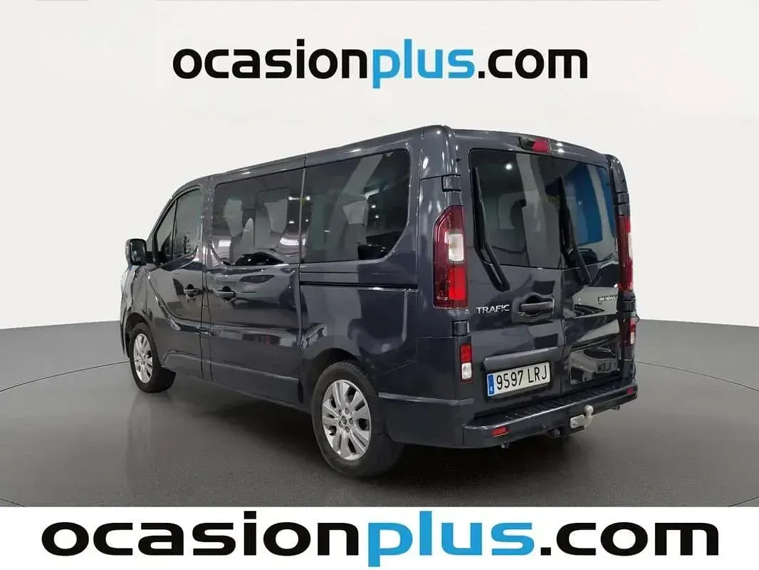 Usado Renault Trafic 150 CV (110 kW) 2021 Gris Monovolumen