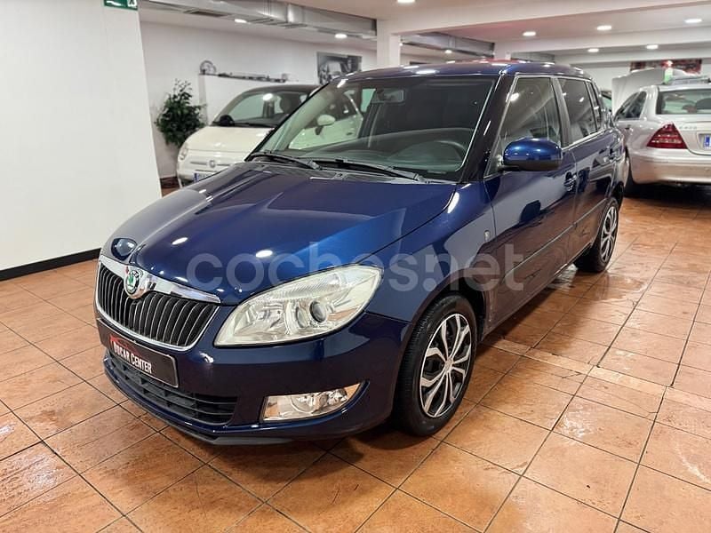 Usado Skoda Fabia 75 CV (55 kW) 2010 Azul Utilitario