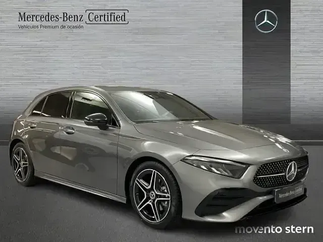 Nuevo Mercedes A180 116 CV (85 kW) 2025 Gris montaña Berlina