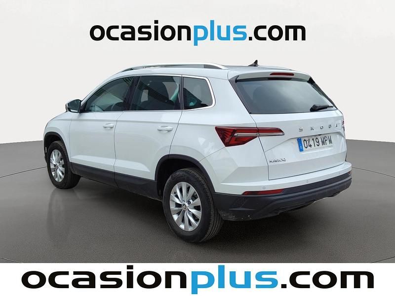Usado Skoda Karoq Selection 115 CV (84 kW) 2024 Blanco SUV