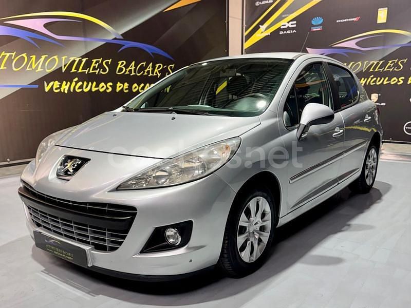 Usado Peugeot 207 Active 92 CV (67 kW) 2011 Gris / plata Berlina