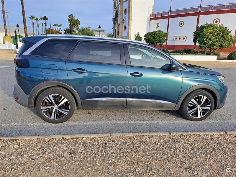 Verde Usado 2018 Peugeot 5008 Allure SUV | 17.500 € (Precio justo) - Imagen 1/4
