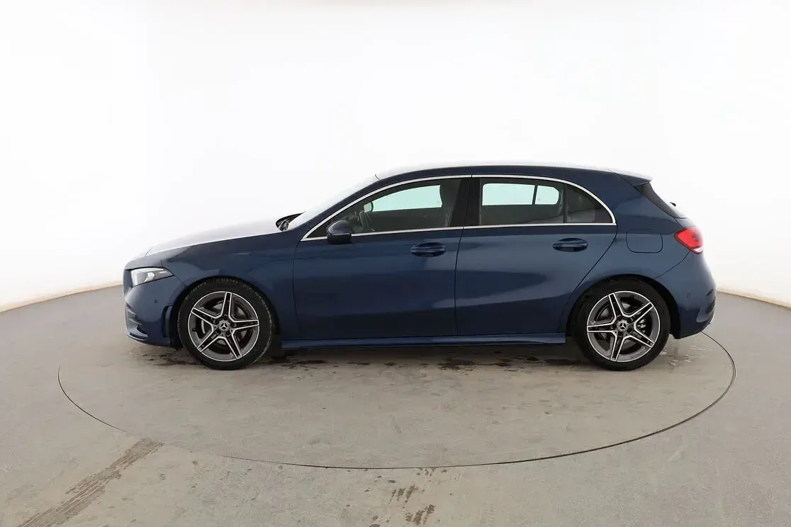 Usado Mercedes A200 163 CV (119 kW) 2021 Azul Berlina