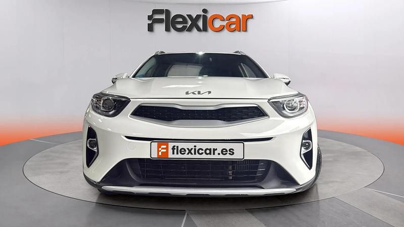Usado Kia Stonic 101 CV (74 kW) 2022 Blanco SUV