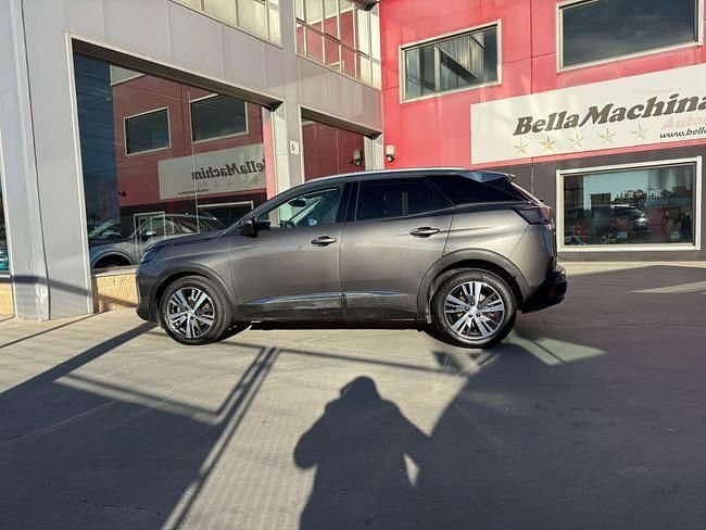 Usado Peugeot 3008 Allure 130 CV (95 kW) 2021 Gris SUV