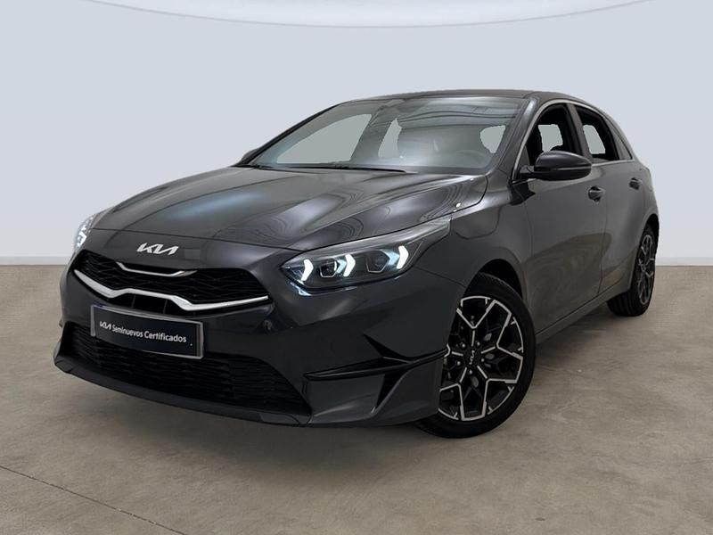 Usado Kia Ceed Edition 7 101 CV (74 kW) 2024 Gris Utilitario