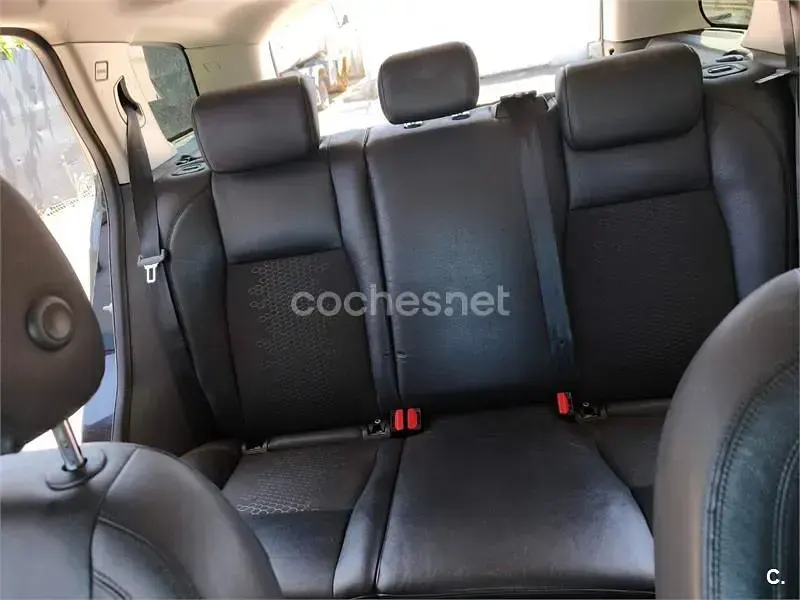 Usado Land Rover Discovery Sport Pure 150 CV (110 kW) 2017 Negro SUV