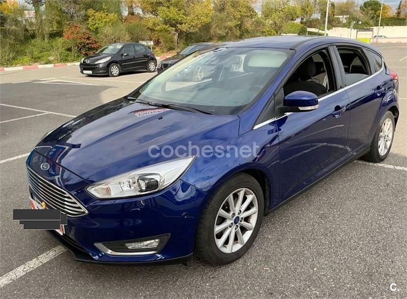 Usado Ford Focus Titanium 120 CV (88 kW) 2016 Azul Berlina