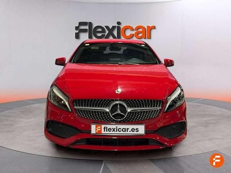 Usado Mercedes A200 139 CV (102 kW) 2018 Rojo Utilitario