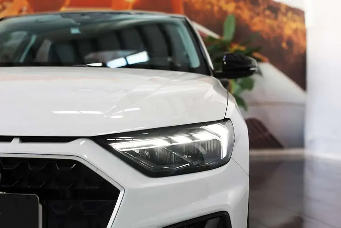 Usado Audi A1 Sportback S-Line 110 CV (80 kW) 2023 Gris Utilitario