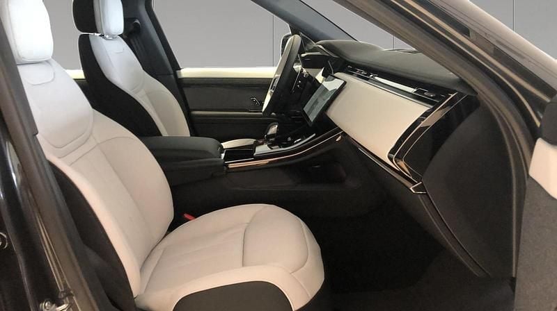 Usado Land Rover Range Rover Sport SE Dynamic 300 CV (220 kW) 2025 Capathian grey SUV