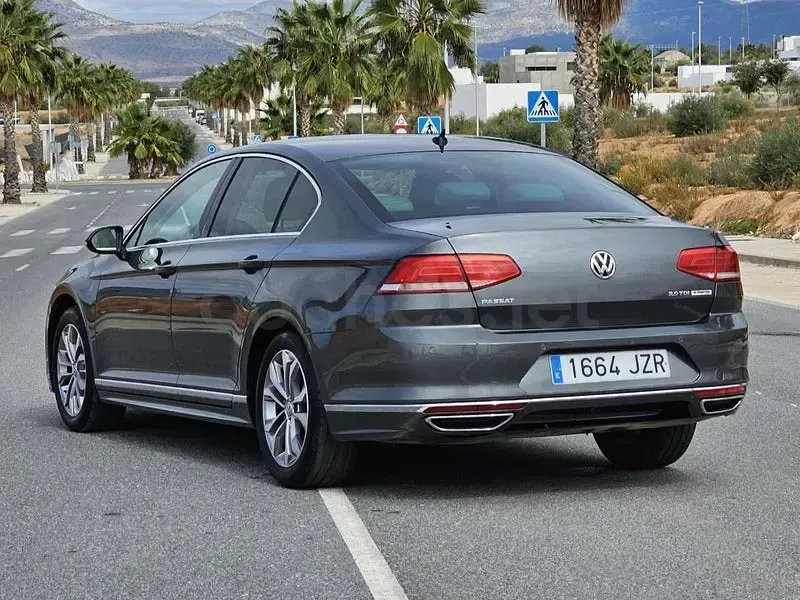 Occasion VW Passat Exclusive 150 ch (110 kW) 2018 Gris Berline