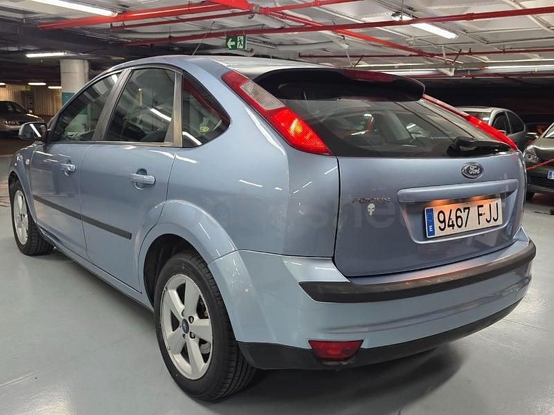Usado Ford Focus Trend 90 CV (66 kW) 2006 Azul Berlina
