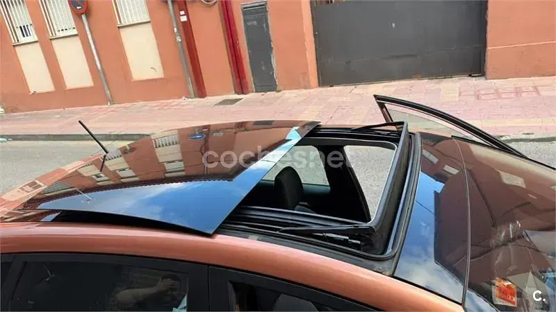 Usado Ford Fiesta Titanium 100 CV (73 kW) 2017 Naranja Utilitario