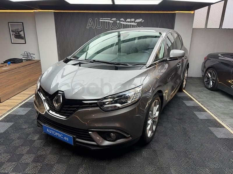 Usado Renault Scénic IV Life 115 CV (84 kW) 2017 Gris / plata Monovolumen