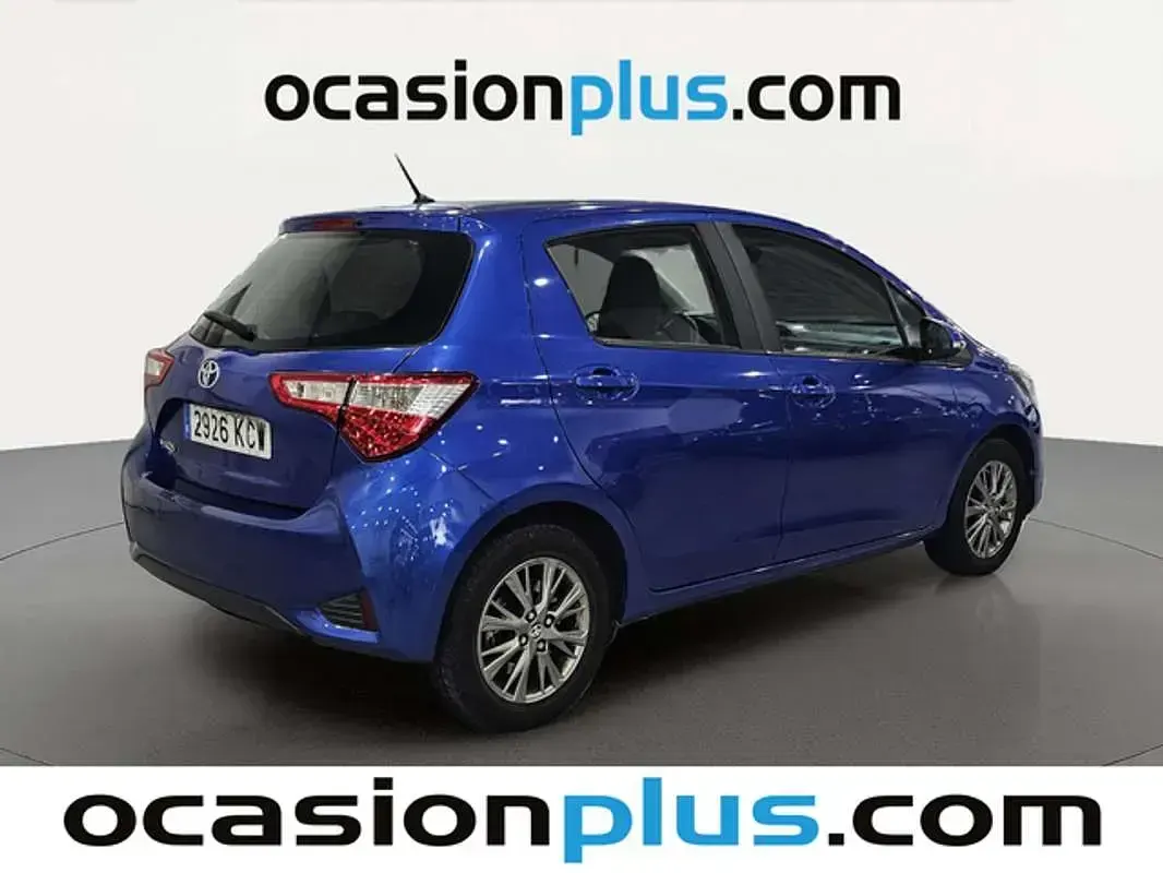 Usado Toyota Yaris Active 111 CV (81 kW) 2017 Azul Utilitario