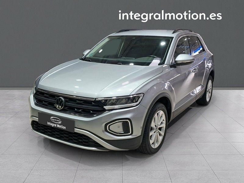 Usado VW T-Roc Life 150 CV (110 kW) 2023 Gris SUV
