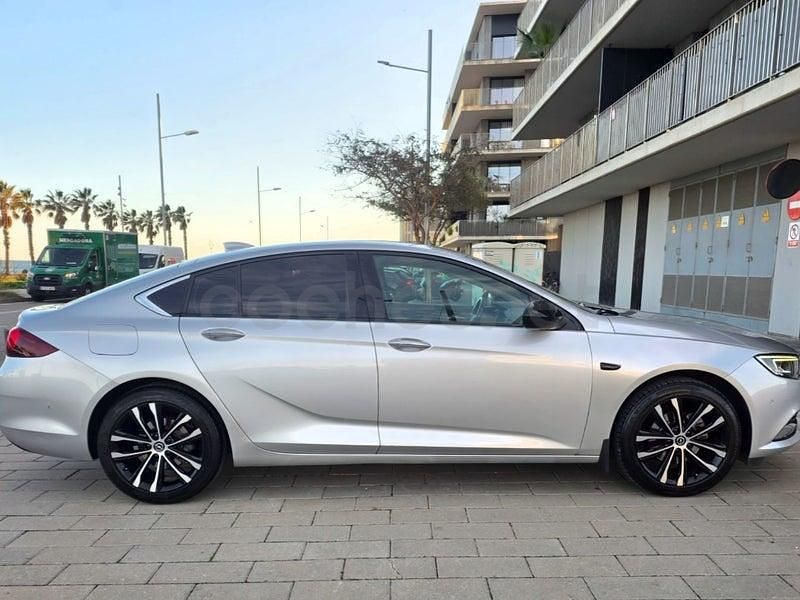 Usado Opel Insignia Eco 136 CV (100 kW) 2017 Gris / plata Berlina