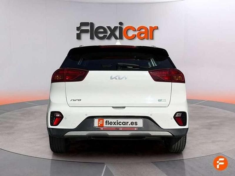 Käytetty Kia Niro 141 HP (103 kW) 2022 Valkoinen Katumaasturi