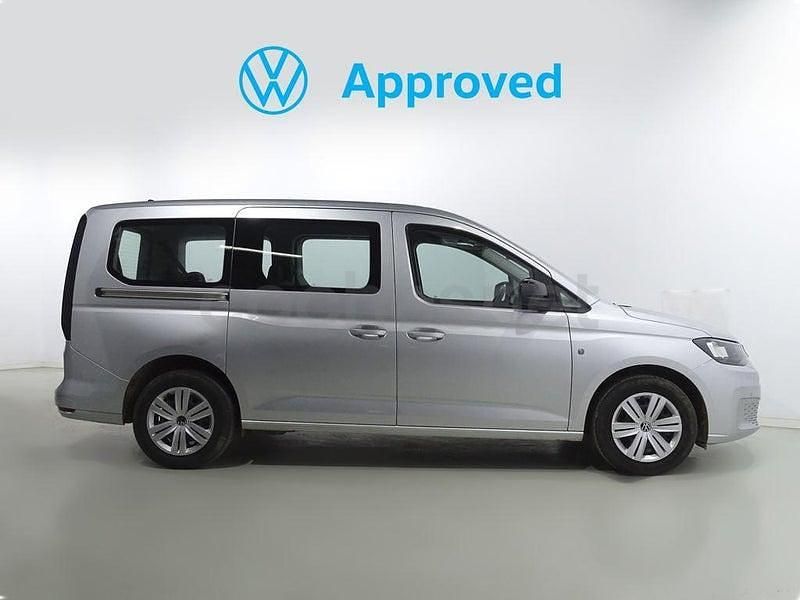 Usado VW Caddy Maxi 102 CV (75 kW) 2025 Plateado Monovolumen
