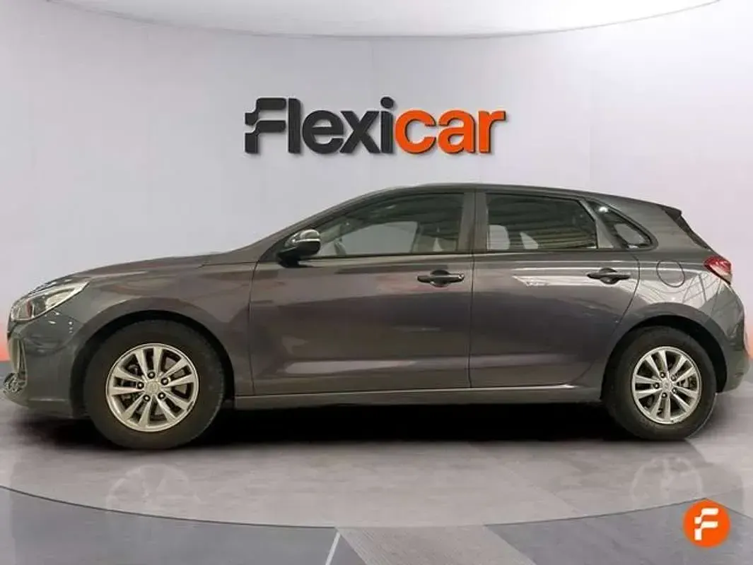 Usado Hyundai i30 GO! 120 CV (88 kW) 2018 Gris Familiar