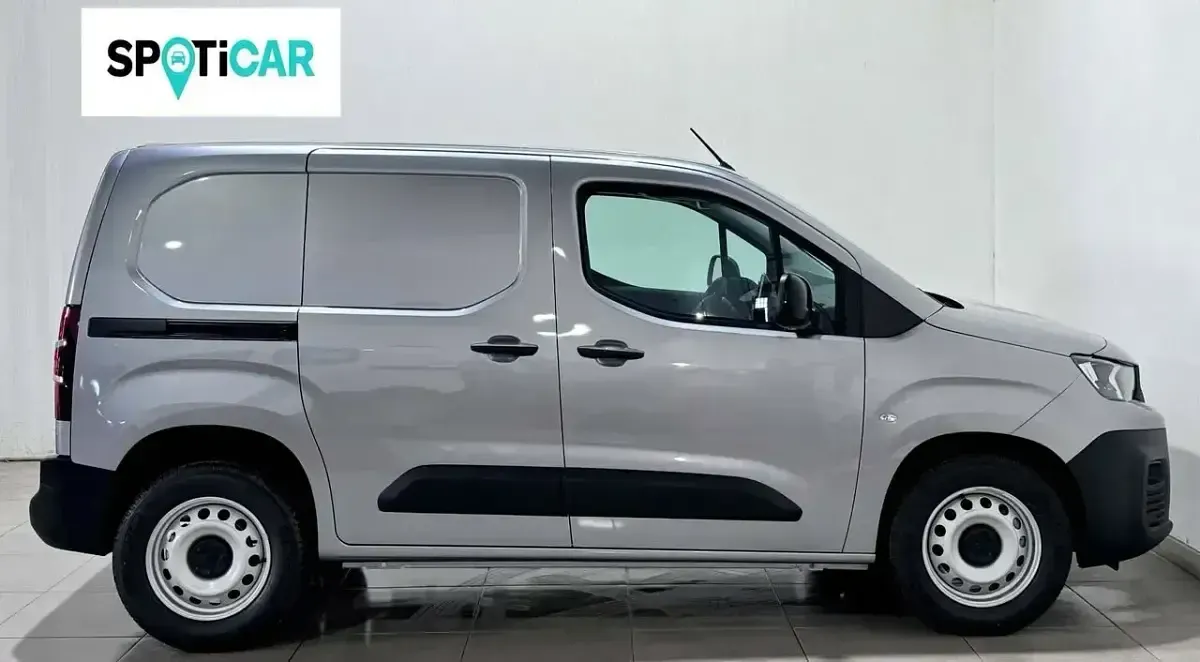 Usado Peugeot Partner S 130 CV (95 kW) 2024 Gris Monovolumen