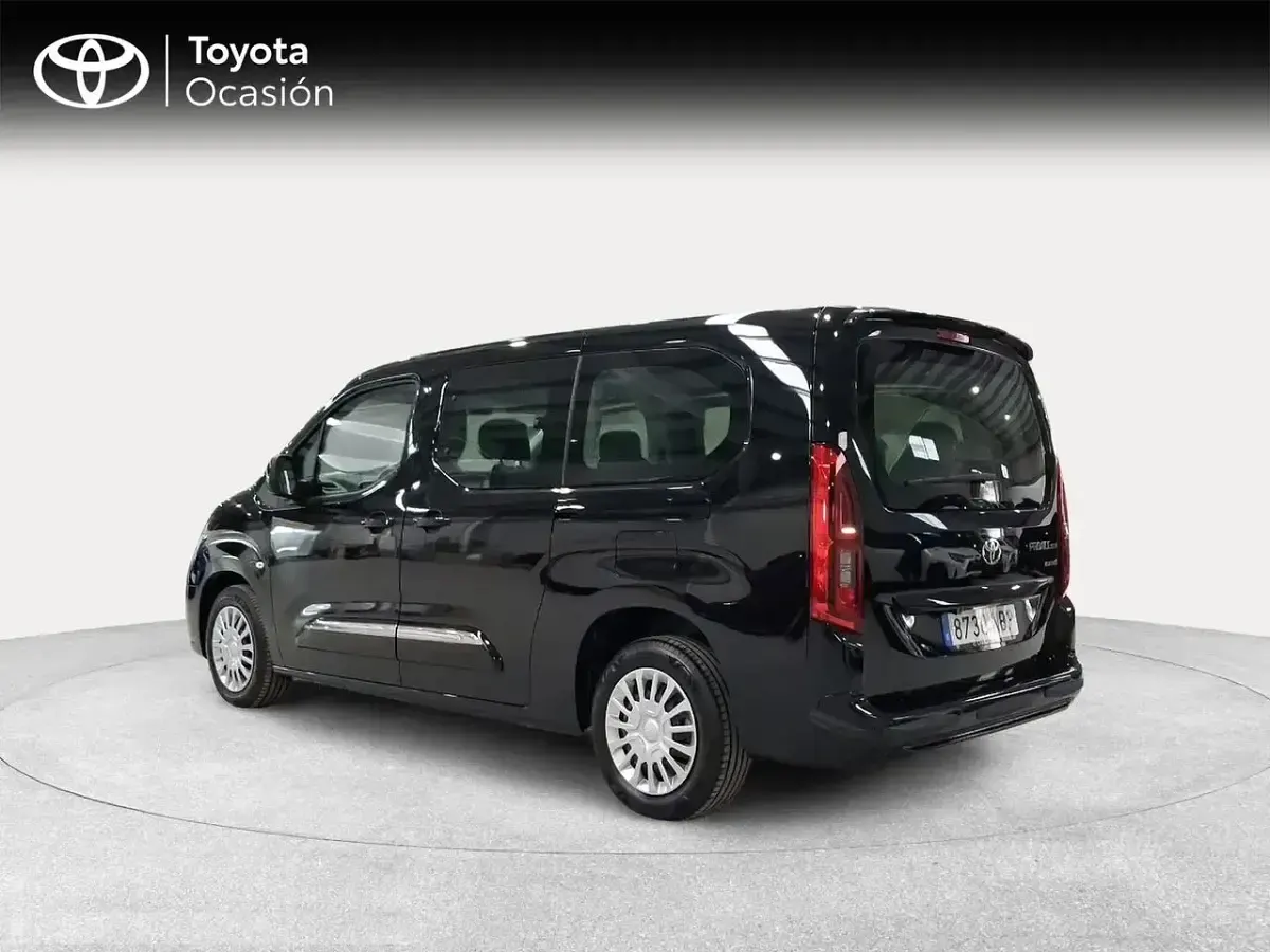 Käytetty Toyota Proace Verso Active 100 kW (136 HP) 2025 Musta Farmari
