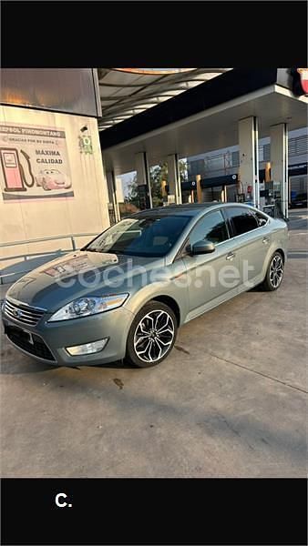 Usado Ford Mondeo Ghia 140 CV (102 kW) 2007 Gris / plata Berlina