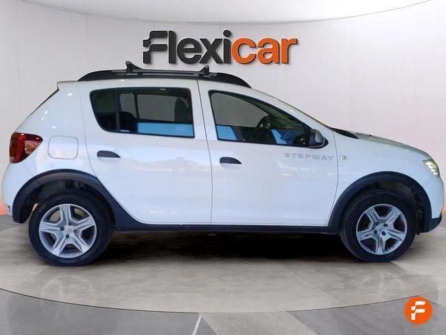 Usado Dacia Sandero Essentiel 90 CV (66 kW) 2018 Blanco Utilitario