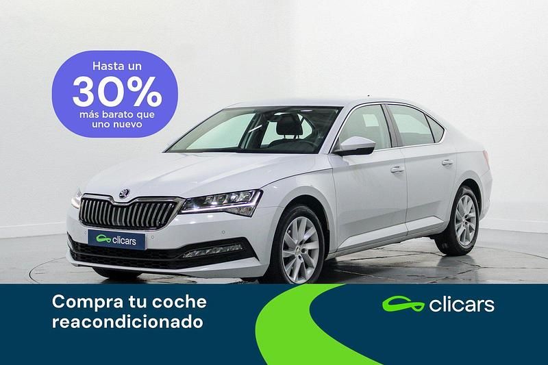 Blanco Usado 2022 Skoda Superb Ambition Berlina | 20.490 € (Precio justo) - Imagen 1/4