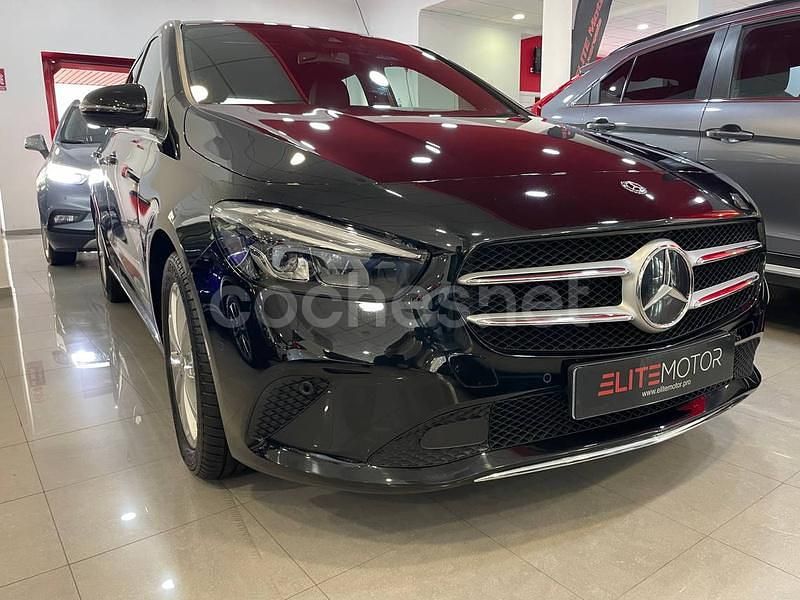 Usado Mercedes B200 136 CV (100 kW) 2019 Negro Monovolumen