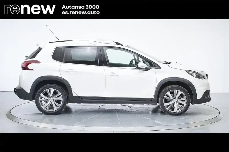 Usado Peugeot 2008 Allure 120 CV (88 kW) 2017 Blanco SUV