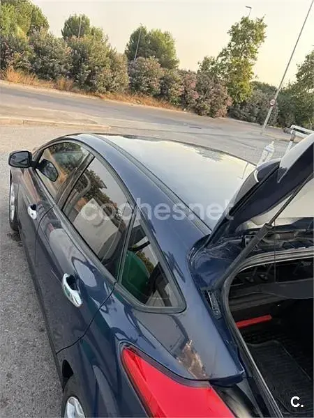 Usado Ford Focus Trend 95 CV (69 kW) 2015 Azul Berlina