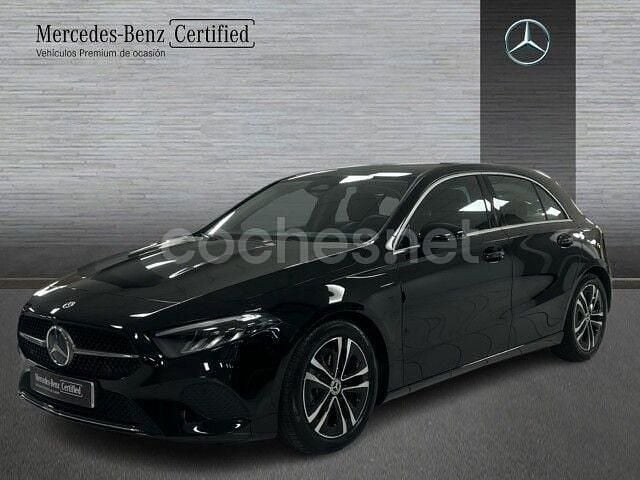 Negro Usado 2023 Mercedes A180 Berlina | 28.900 € (Precio justo) - Imagen 1/4