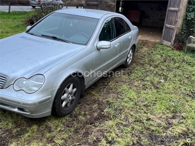 Usado Mercedes C220 Elegance 143 CV (105 kW) 2003 Gris / plata Berlina