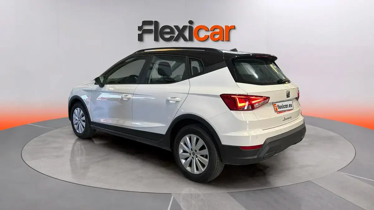 Usado Seat Arona Reference 115 CV (84 kW) 2024 Blanco SUV