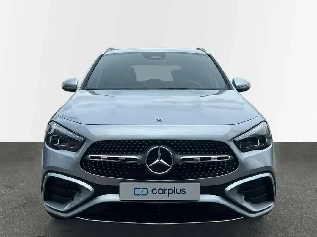 Usado Mercedes GLA200 163 CV (119 kW) 2025 Gris SUV