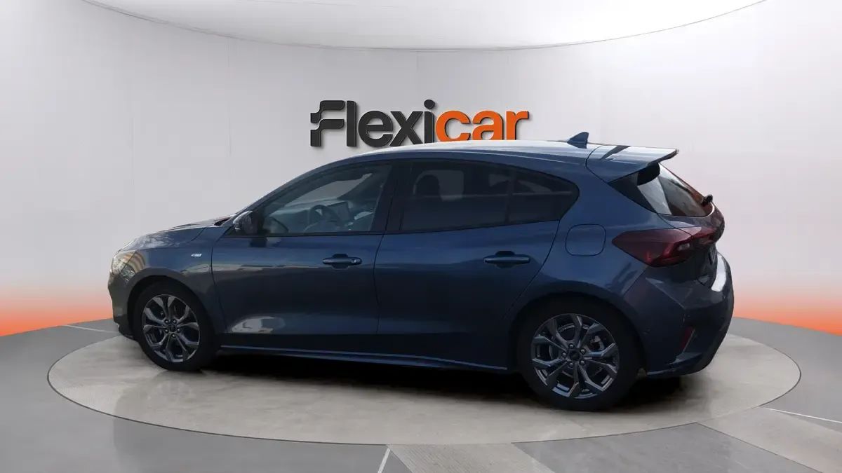 Usado Ford Focus ST-Line 125 CV (91 kW) 2023 Azul Familiar