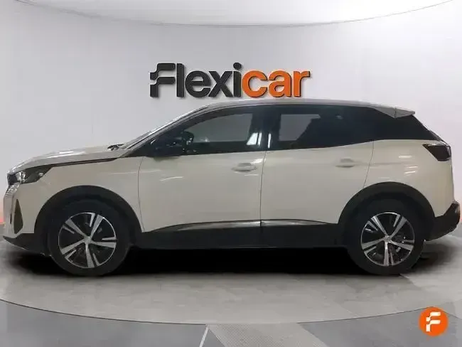 Usado Peugeot 3008 Allure 130 CV (95 kW) 2023 Blanco SUV