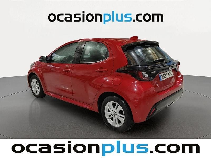 Usado Toyota Yaris Edition 125 CV (91 kW) 2024 Rojo Utilitario