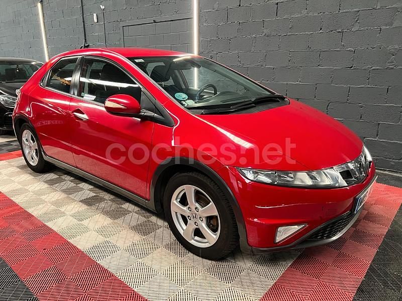Rojo Usado 2011 Honda Civic Sport Berlina | 6790 € (Precio justo) - Imagen 1/4