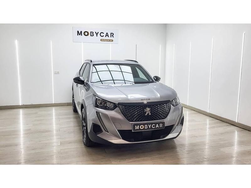 Usado Peugeot 2008 Allure 102 CV (75 kW) 2023 Gris SUV