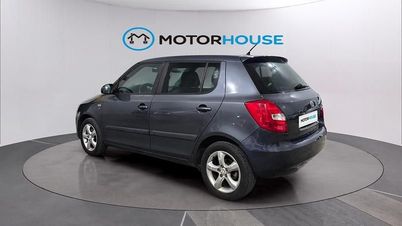 Usado Skoda Fabia Ambition 75 CV (55 kW) 2012 Azul Berlina