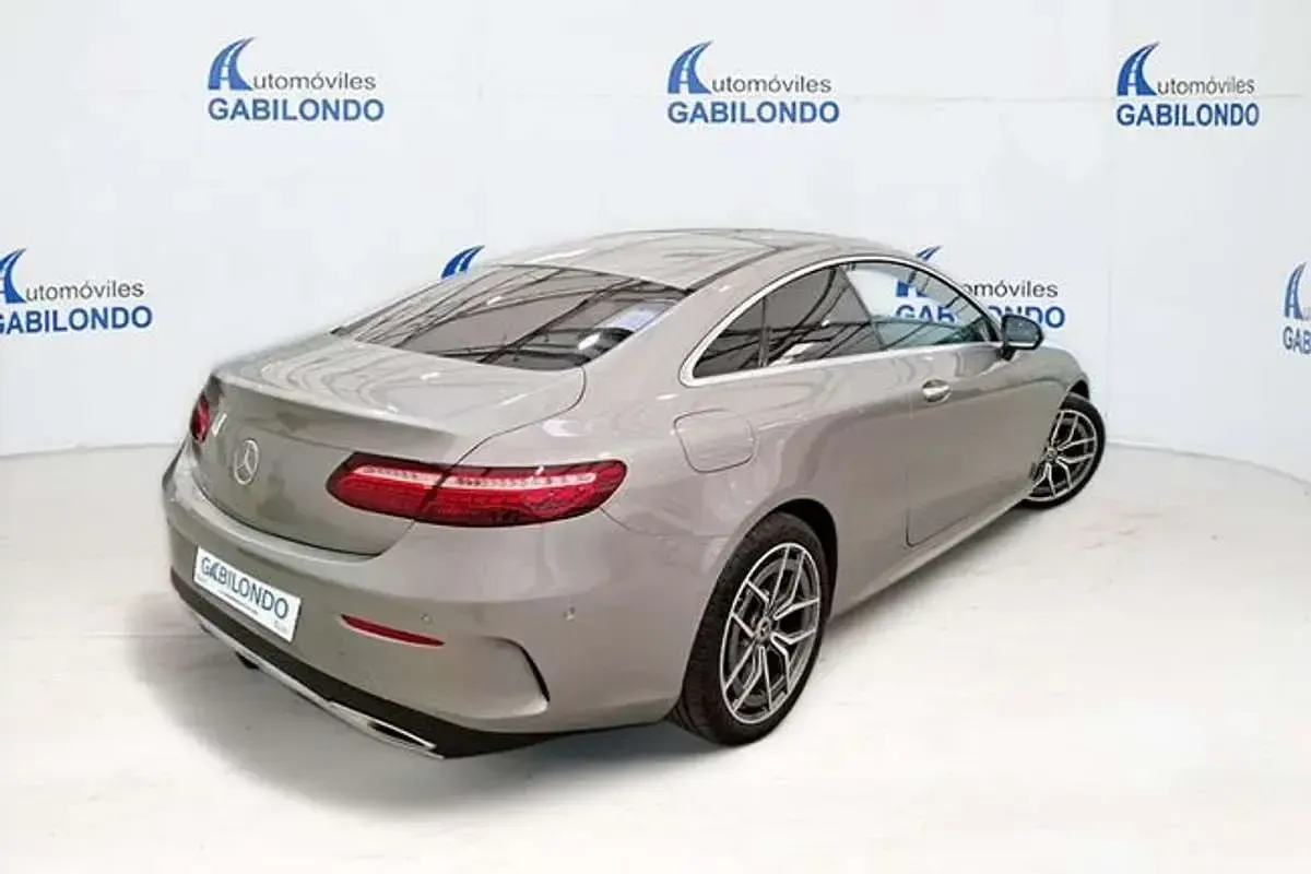 Usado Mercedes E350 299 CV (219 kW) 2021 Beige Berlina